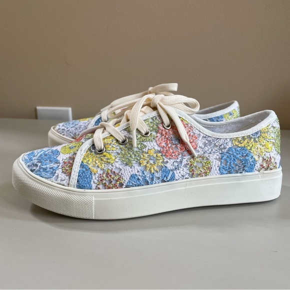 Gypsy Jazz shoes, Very G floral lace brand new size 6.5 - Picture 1 of 6